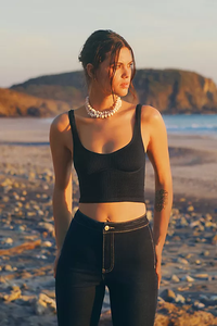 Meg Seamless Crop in Washed Black