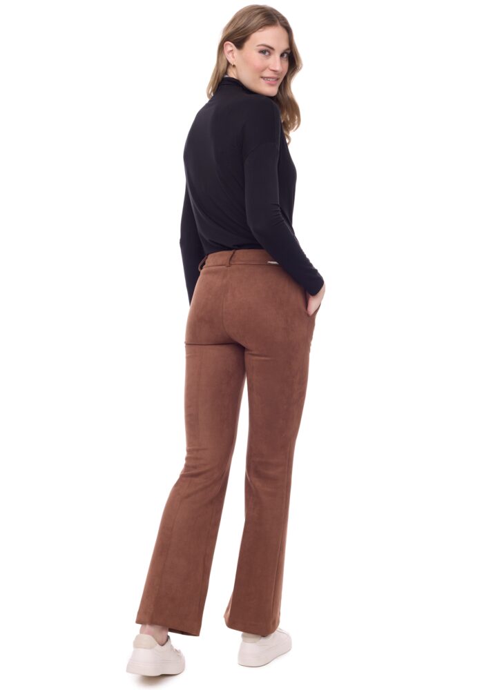 Paityn faux suede bootcut pant In Tobacco