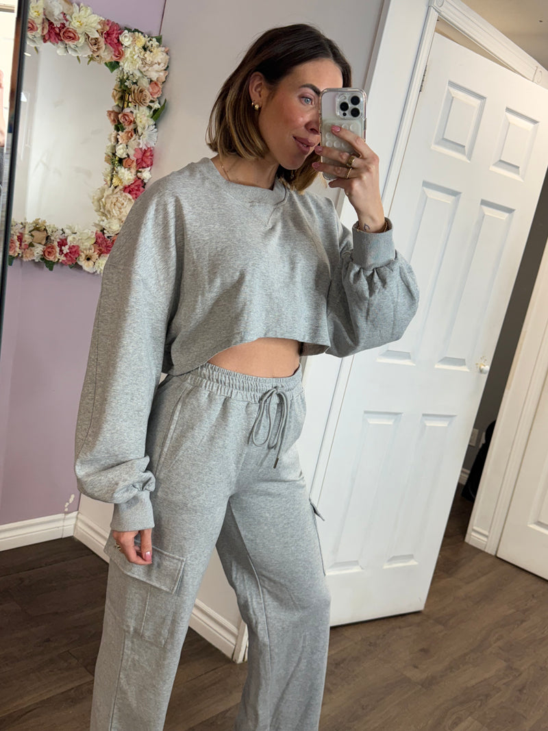 Cropped Sweatshirt Set in Grey