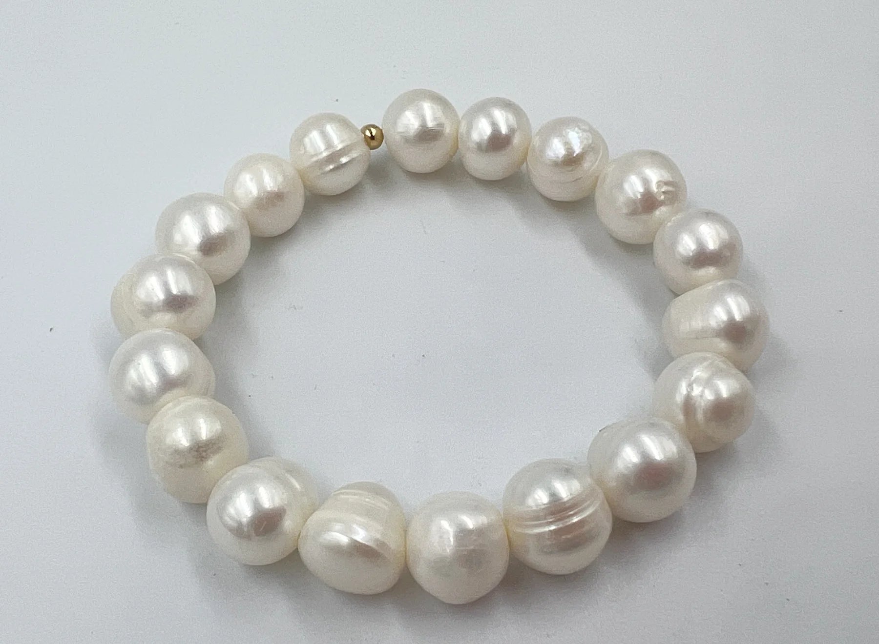 Glow Getter Large Pearl Bracelet