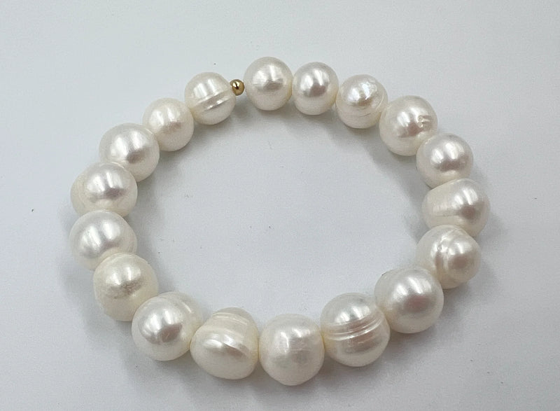 Glow Getter Large Pearl Bracelet
