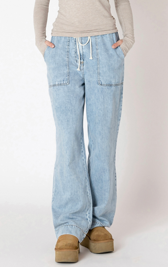 Andie Denim Pant in Washed Blue