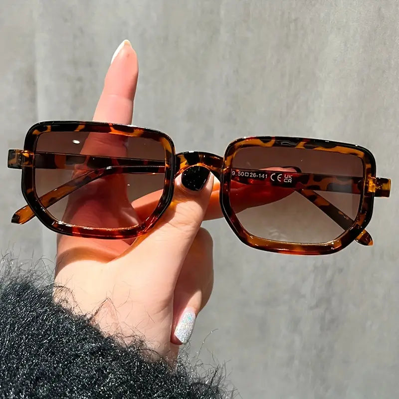 Hayley Square Sunglasses in Tortoise