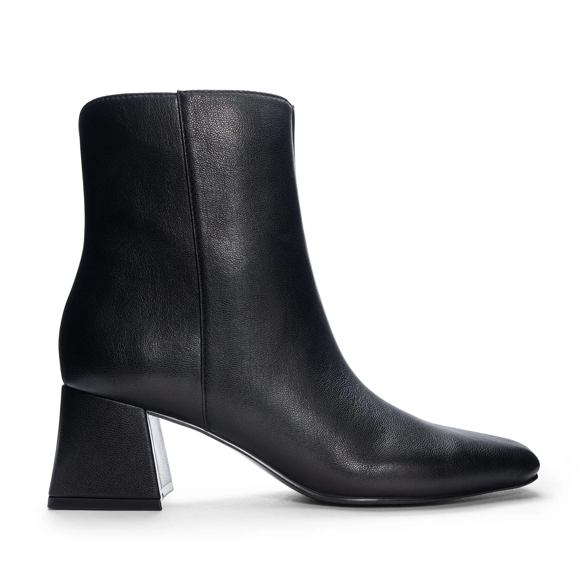 Dreamy Casual Bootie in Black