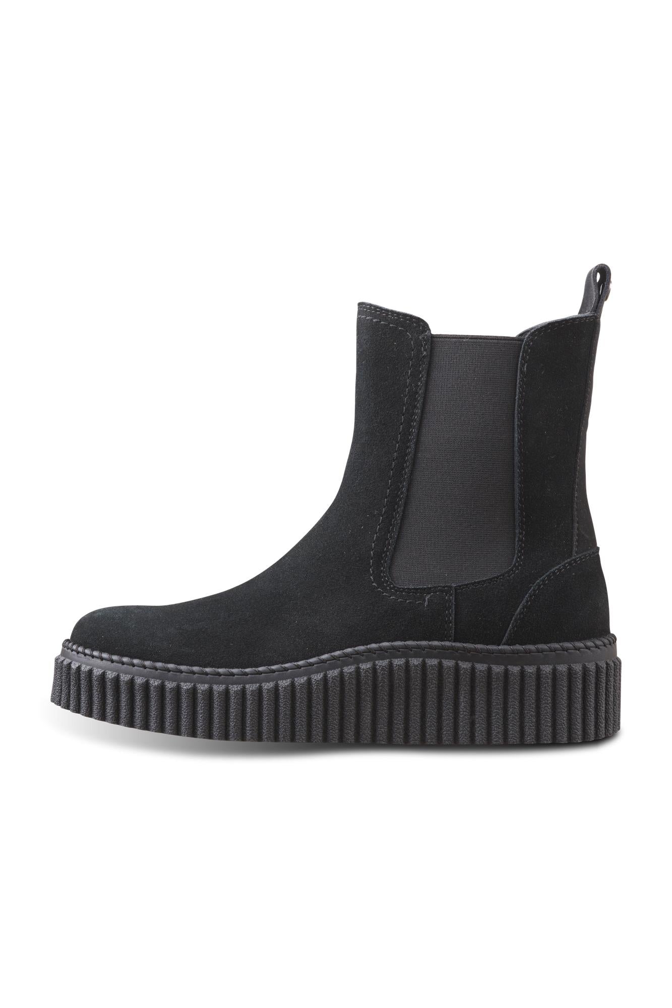 Calira Chelsea Boot in Black