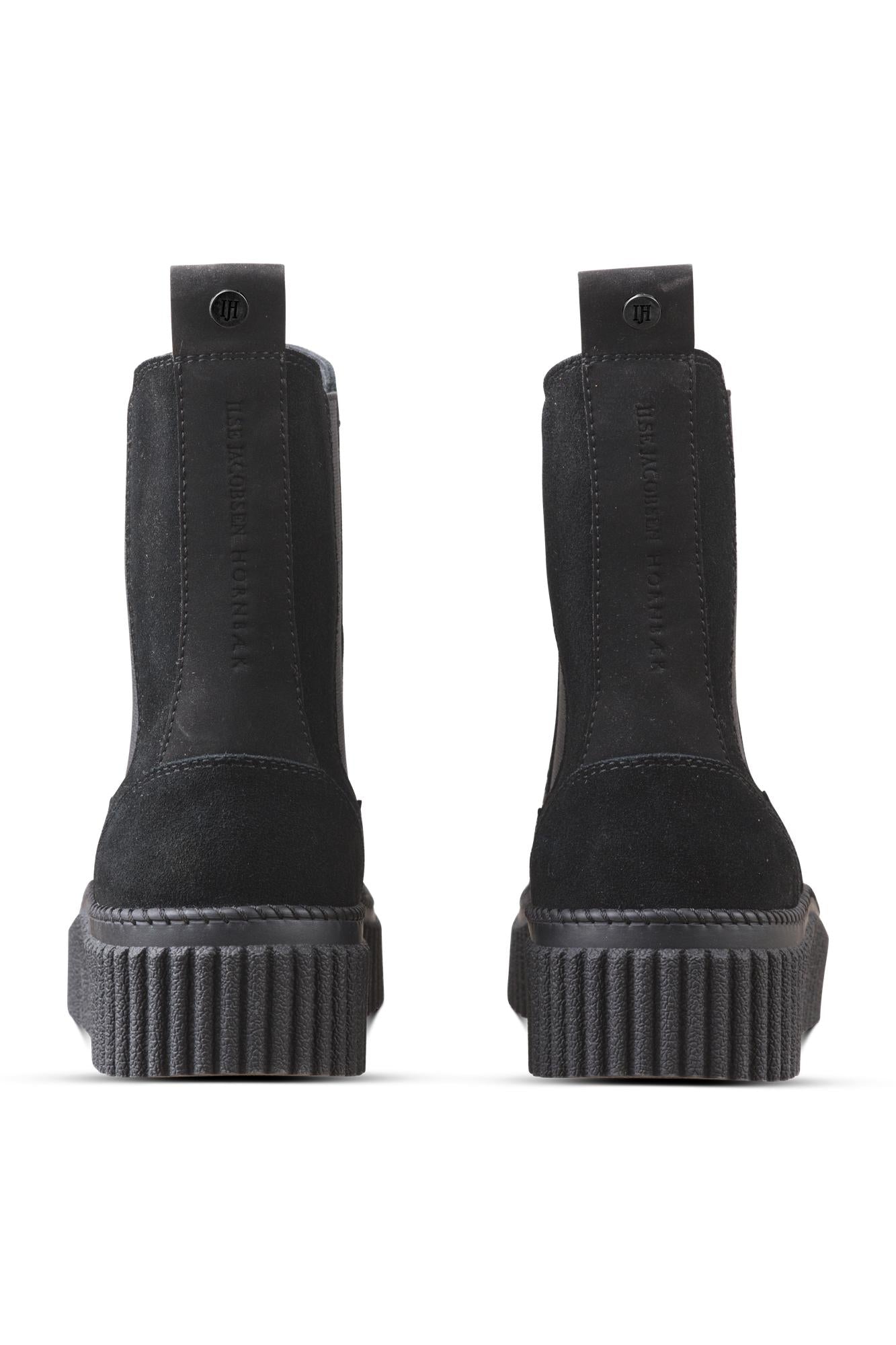 Calira Chelsea Boot in Black