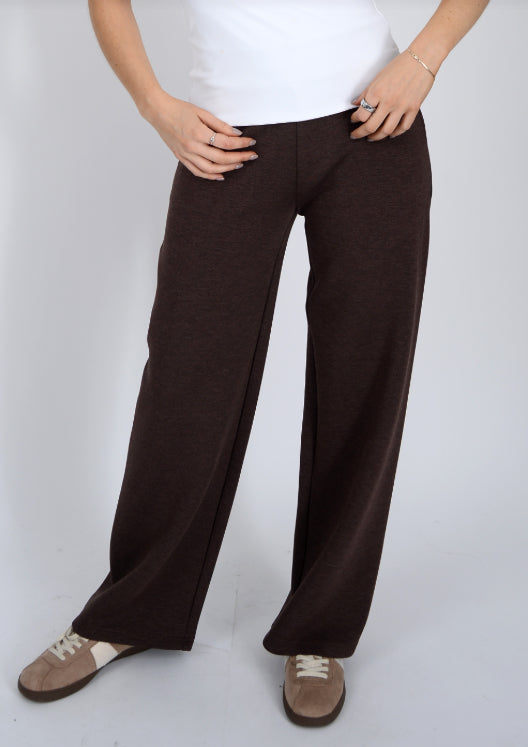 Victoria Luxe Soft Knit Pant in Chocolate