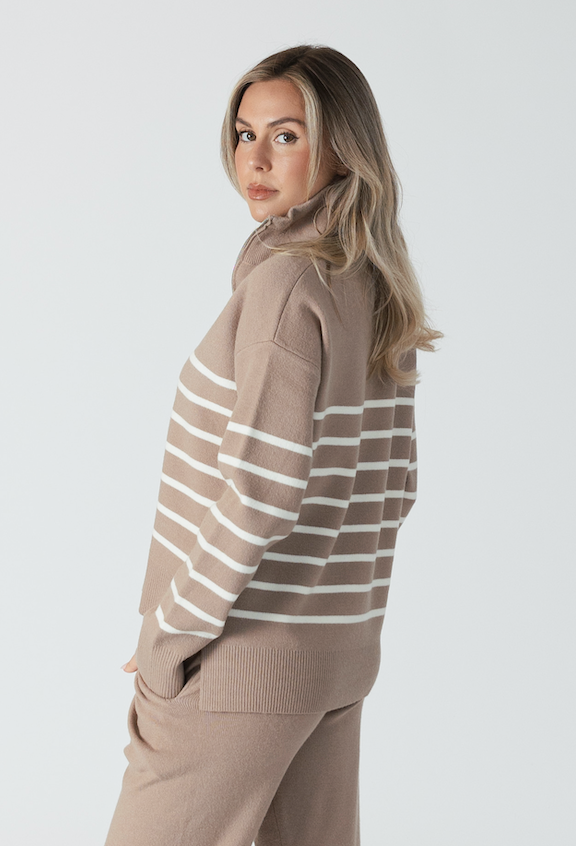 Bobbi Quarter Zip In Caramel|White Stripe