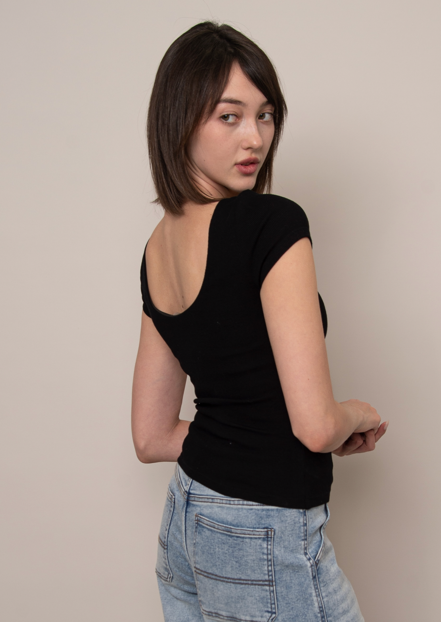 Brid Basic Bra Low Back Tee | Black