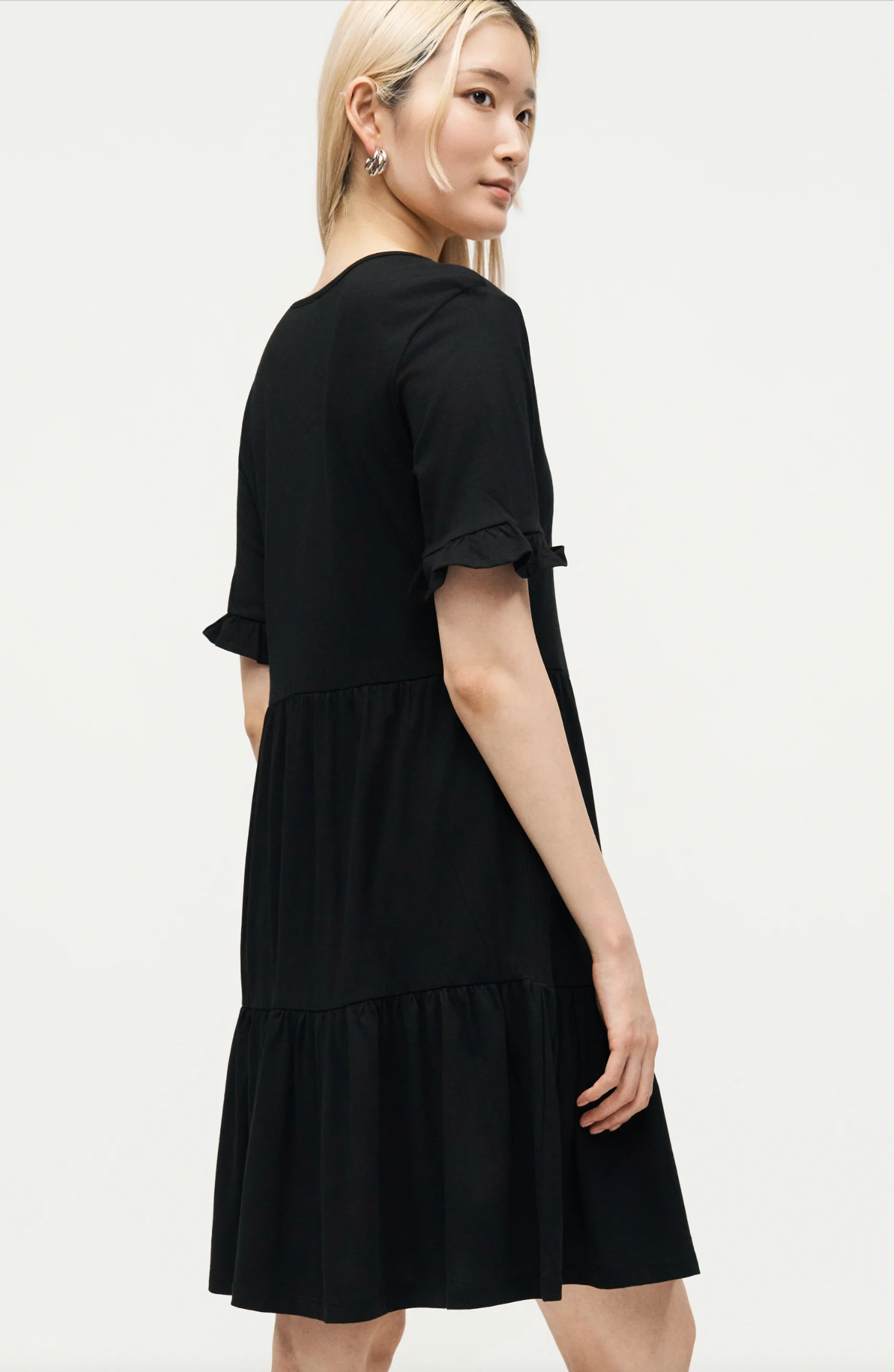 ONLBLOOM S/S V-NECK FRILL DRESS | Black