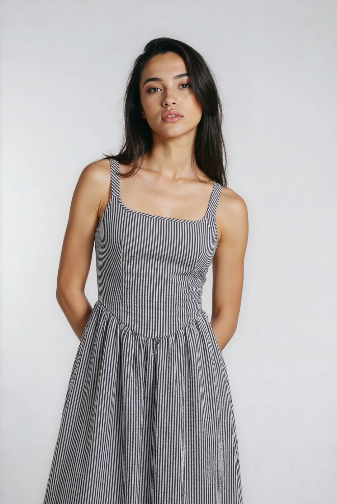 Jules Lightweight Tie Back Midi | Black Stripe
