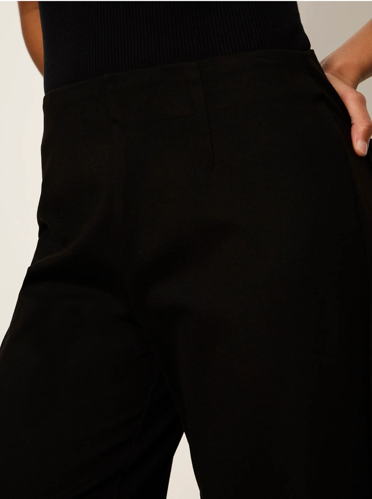 Relay Pull On Pant