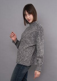 Lucretia Funnel neck | Black Twist
