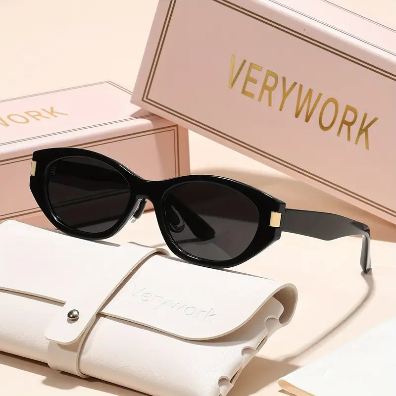 Vintage Cat Eye Sunglasses in Black