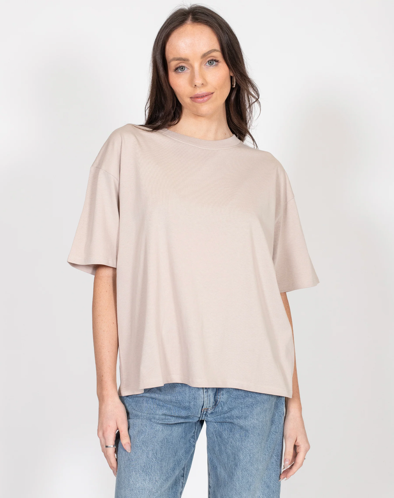 The Boxy Crew Neck Tee in Oyster