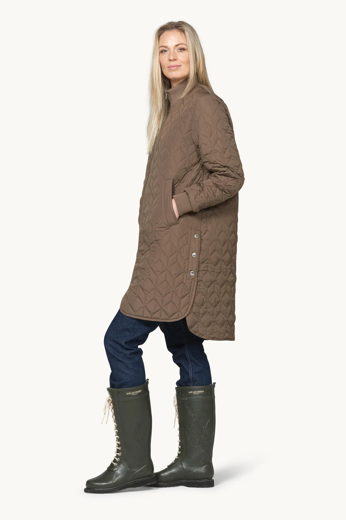 Art 06 Quilted Jacket in Mud