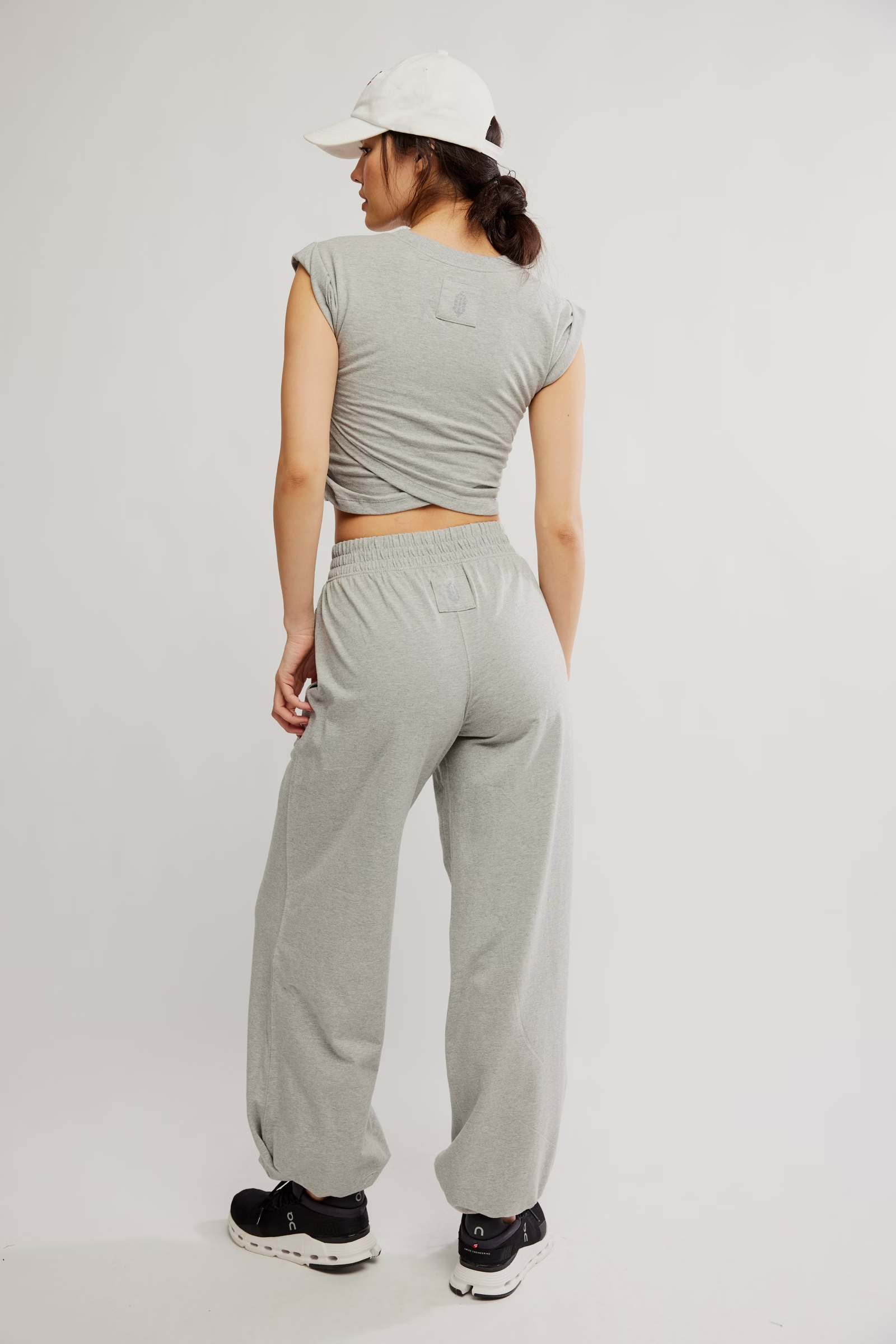 Hot Shot Crossover Set In Heather Grey