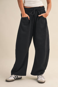 Barrel Sweats in Black