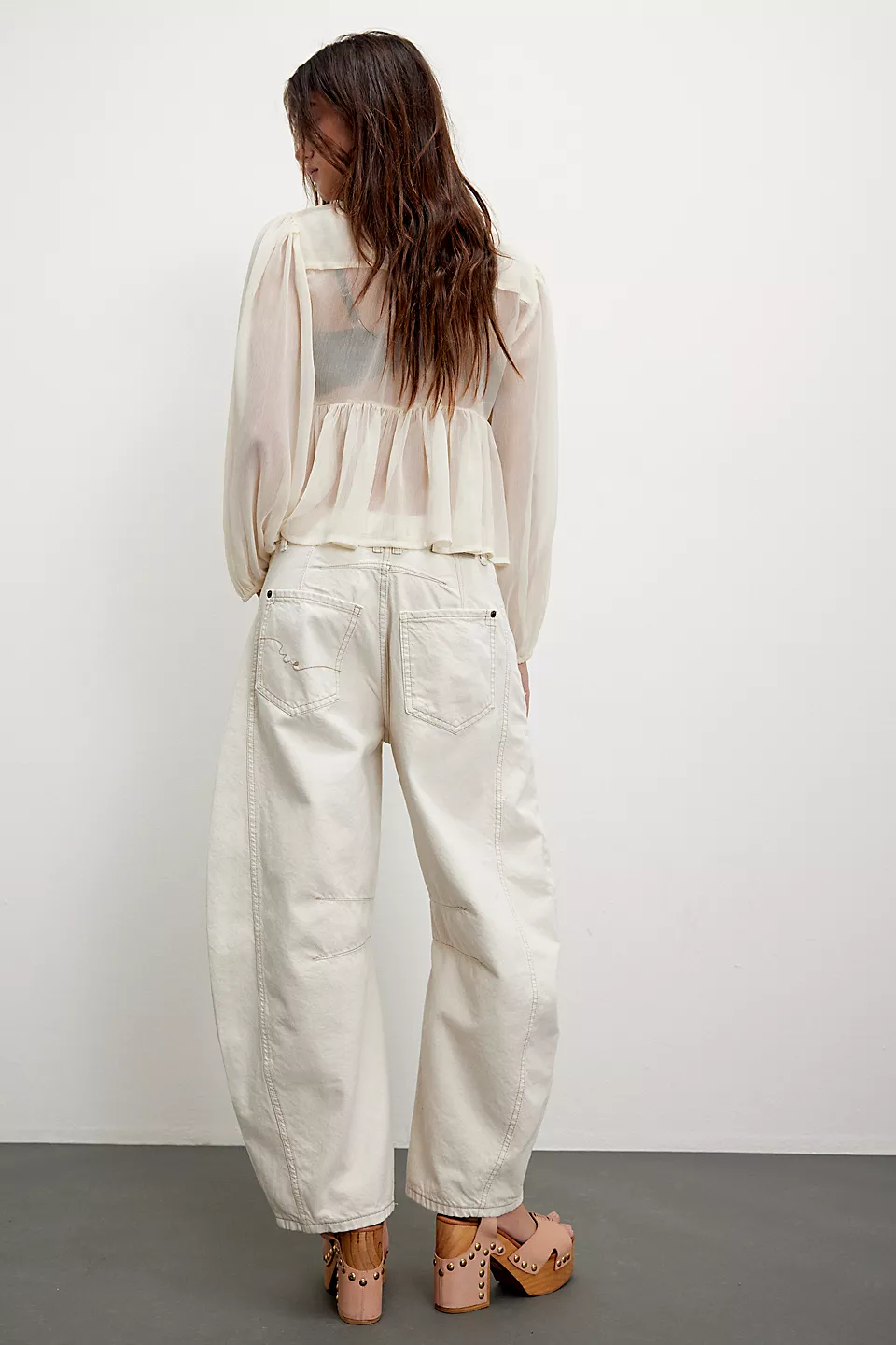 Good luck Mid-Rise Barrel Jeans |Milk