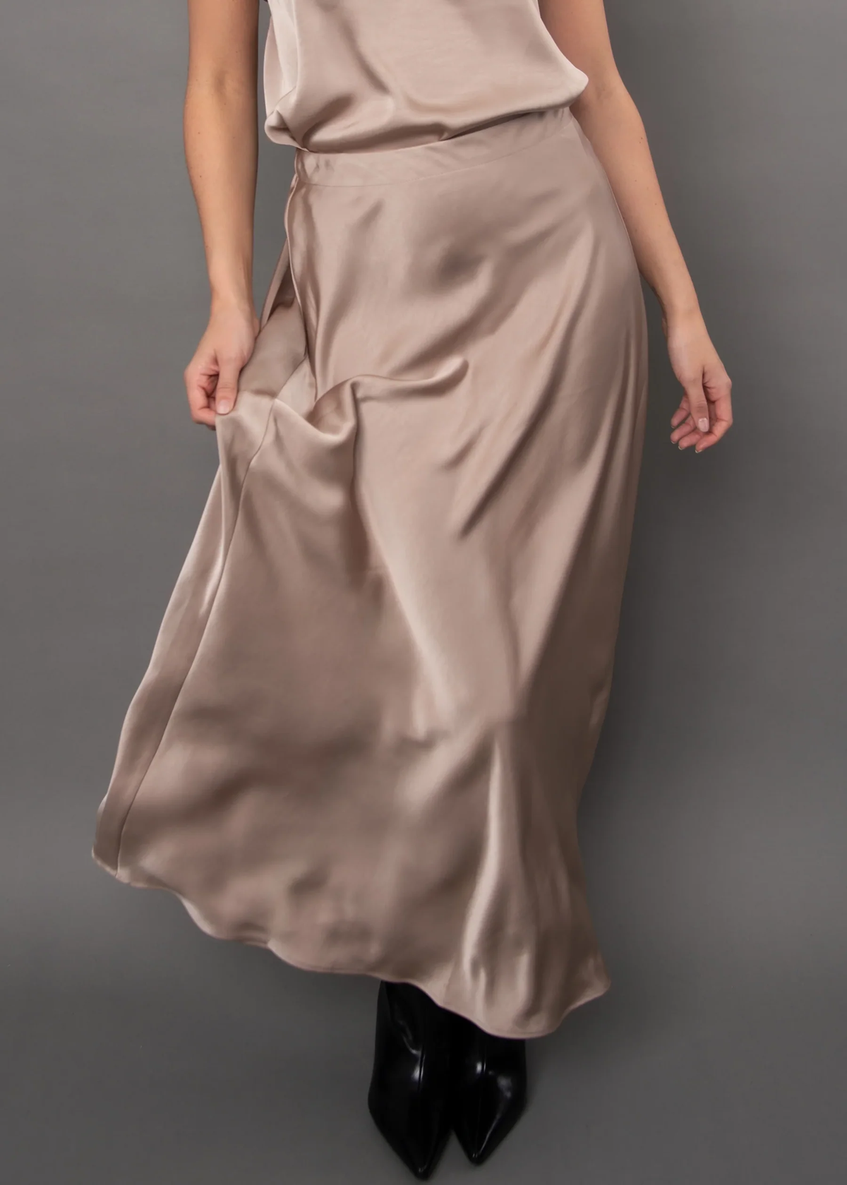Alicent Satin Maxi Skirt in Champagne