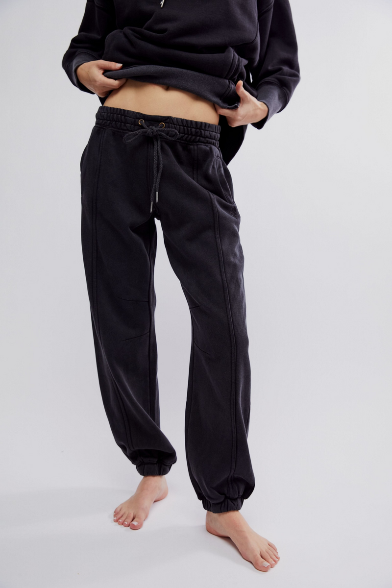 Sprint to the Finish Pant in Washed Black