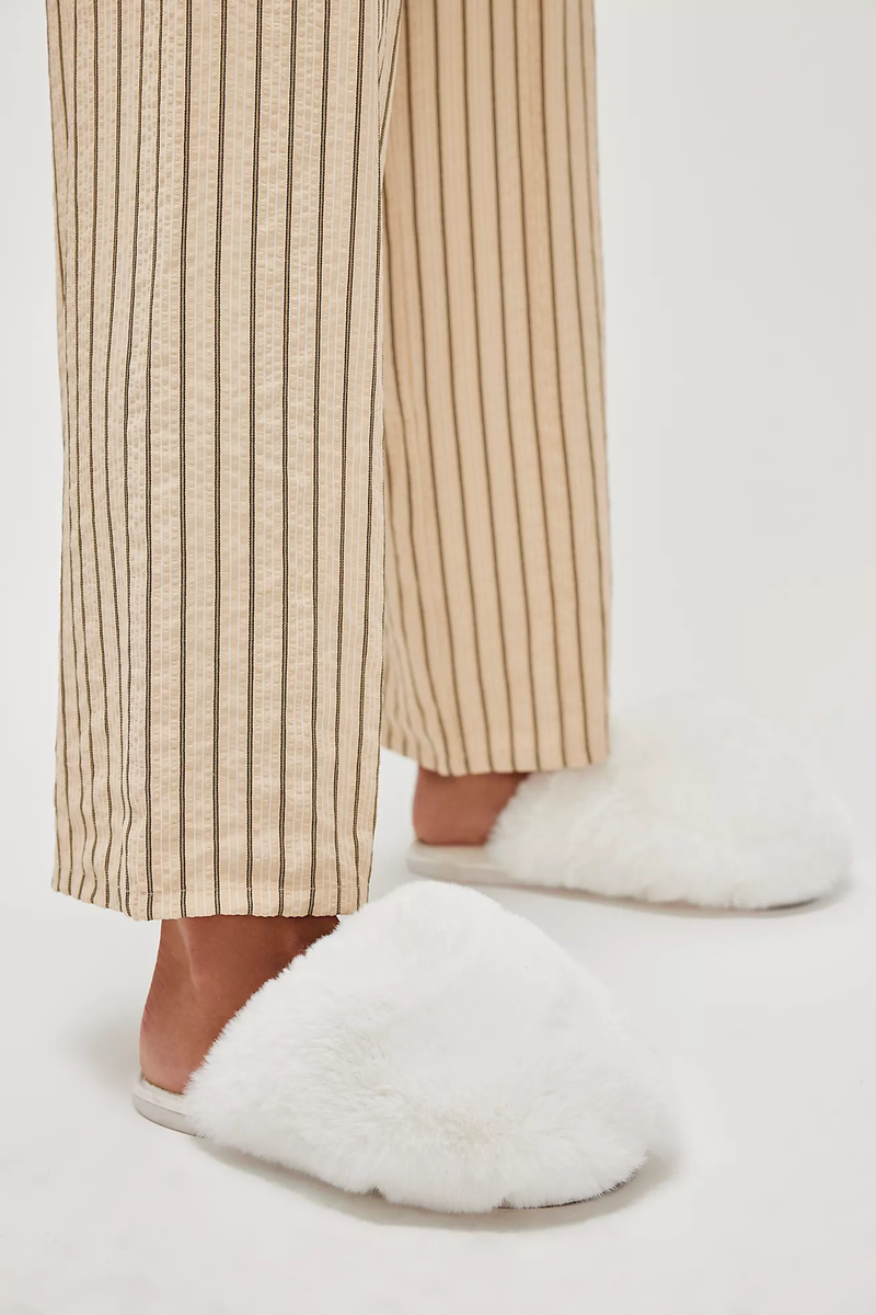 Snowball Slippers in Snow