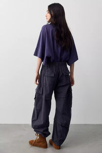 Reef Cruved Twill Cargo Pants in Midnight