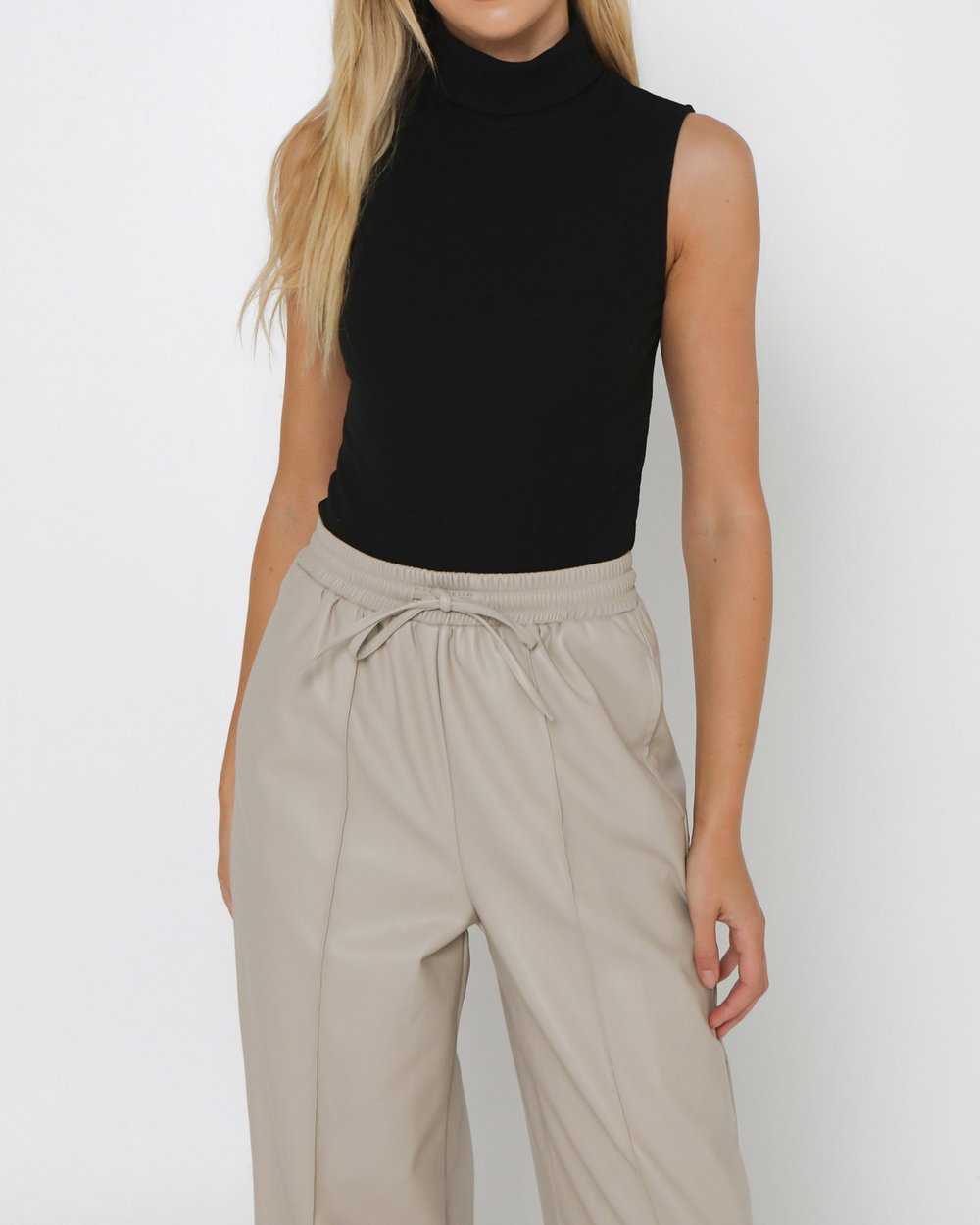 Tegan Pant in Stone