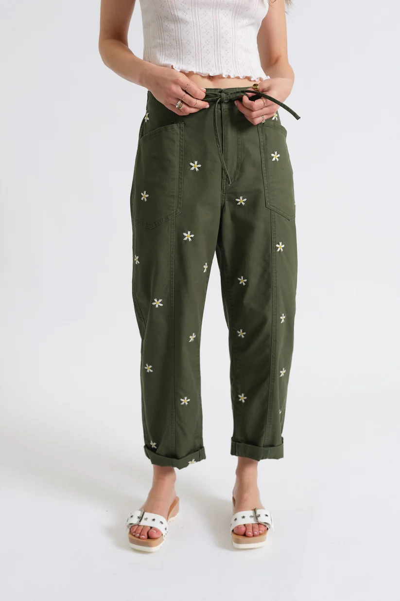 Villa Drawstring Barrel Leg Pant | Bronze Green Daisy
