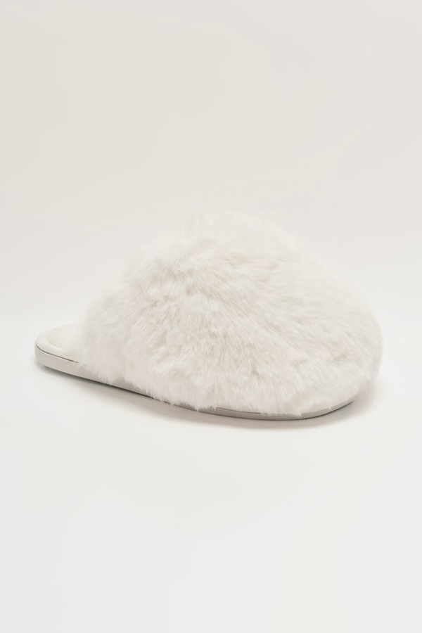 Snowball Slippers in Snow