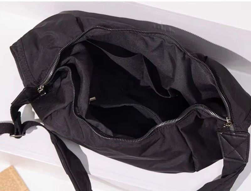 Cana Crescent Crossbody | Black