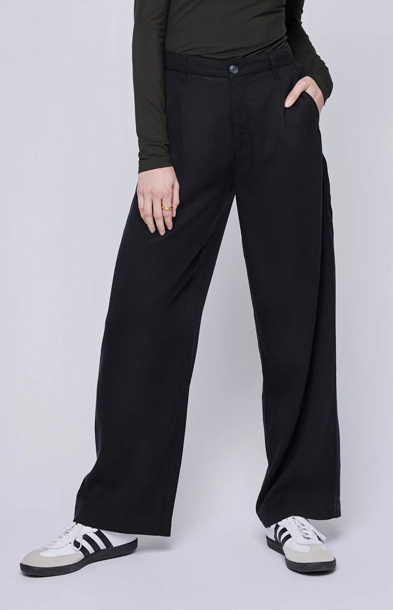 Phoenix Pant in Black