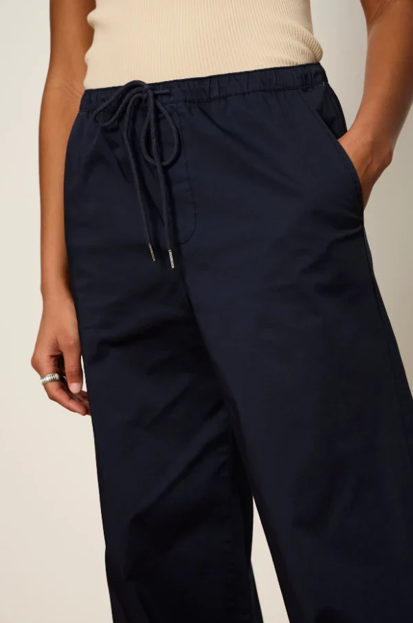 Float On Balloon Pant in Navy