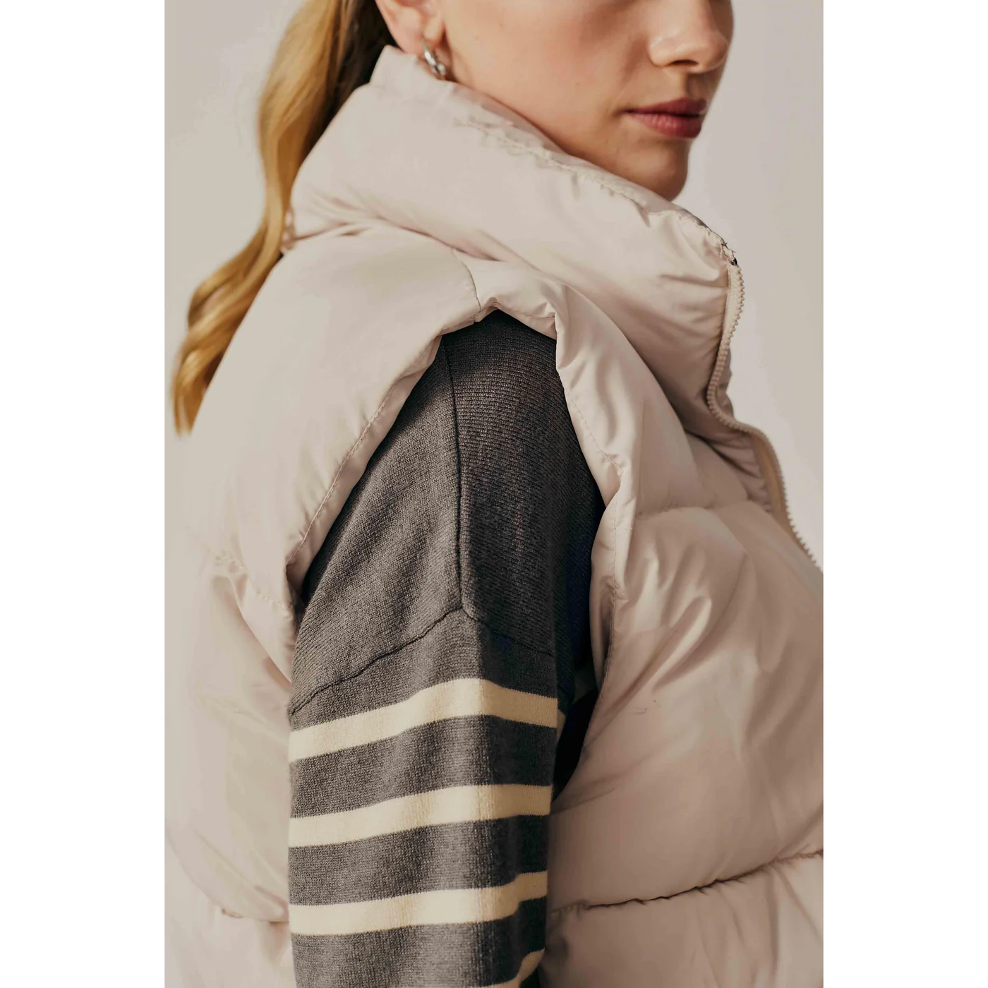 Forsythia Puffer Vest in Sand