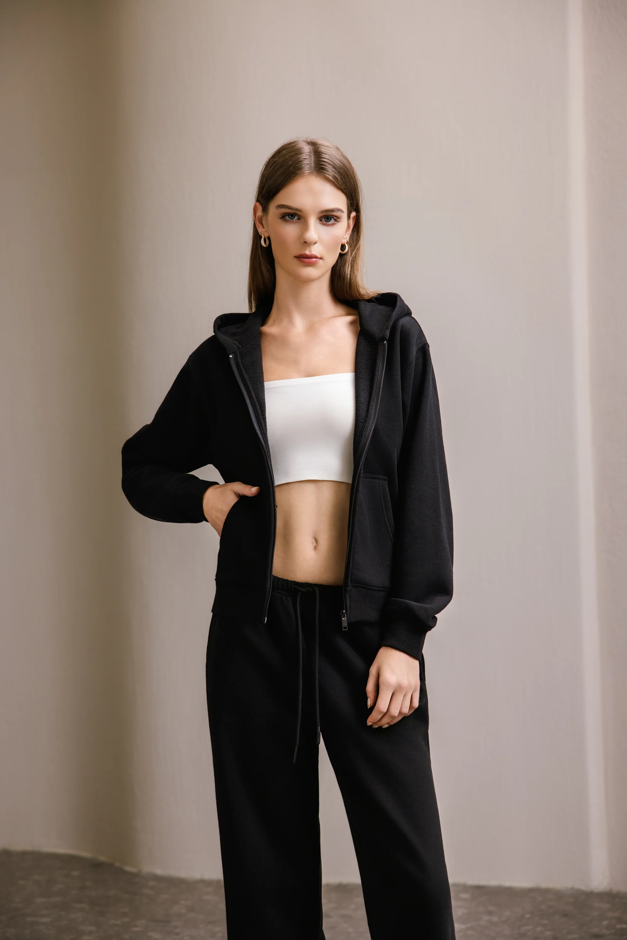 Essential Zip Hoodie in Black
