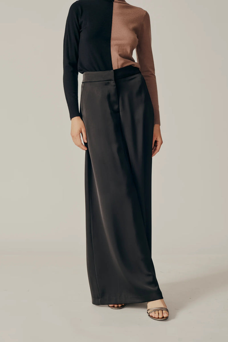 The Iris Pant In Black