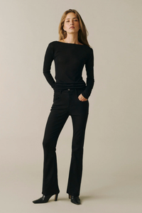 Austin Stretch Bootcut in Black Out