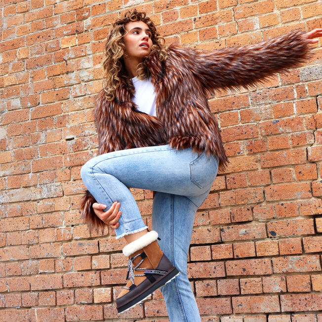 Blurred | Chestnut