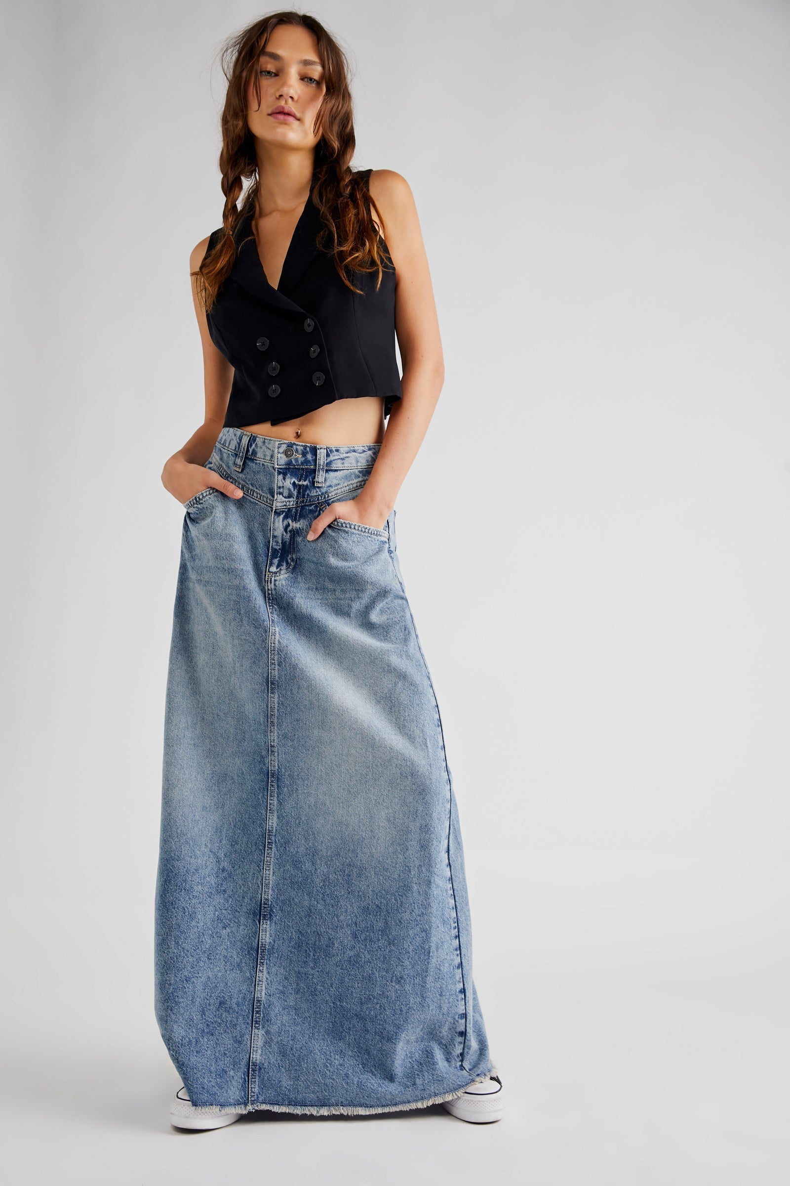 Come As You Are Denim Skirt In Med Indigo