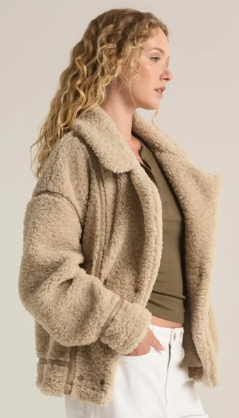 Ari Sherpa Coat in Fossil