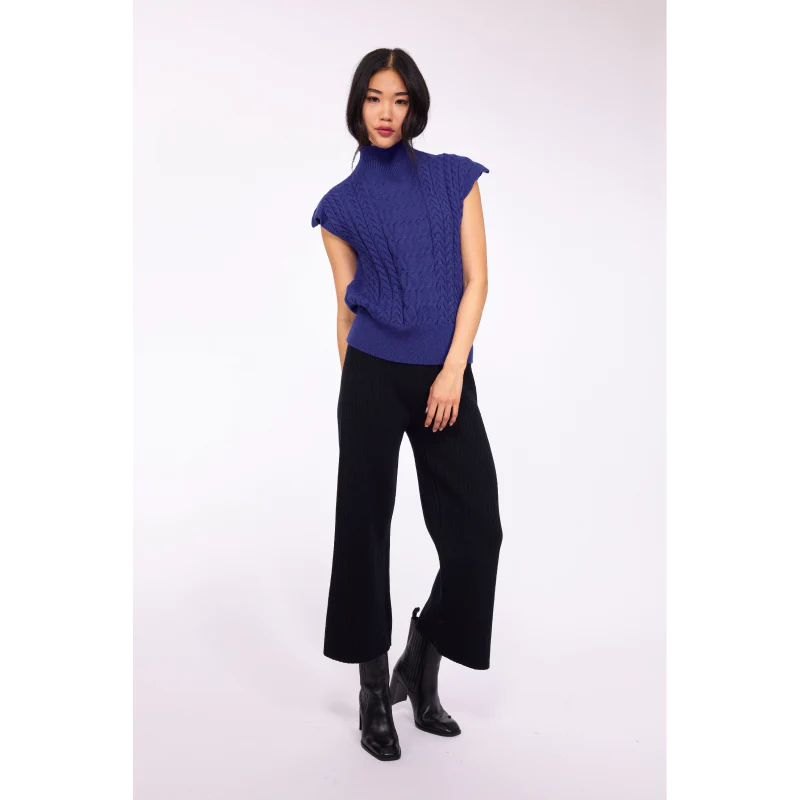 Ribbed Knit Ankle Pant