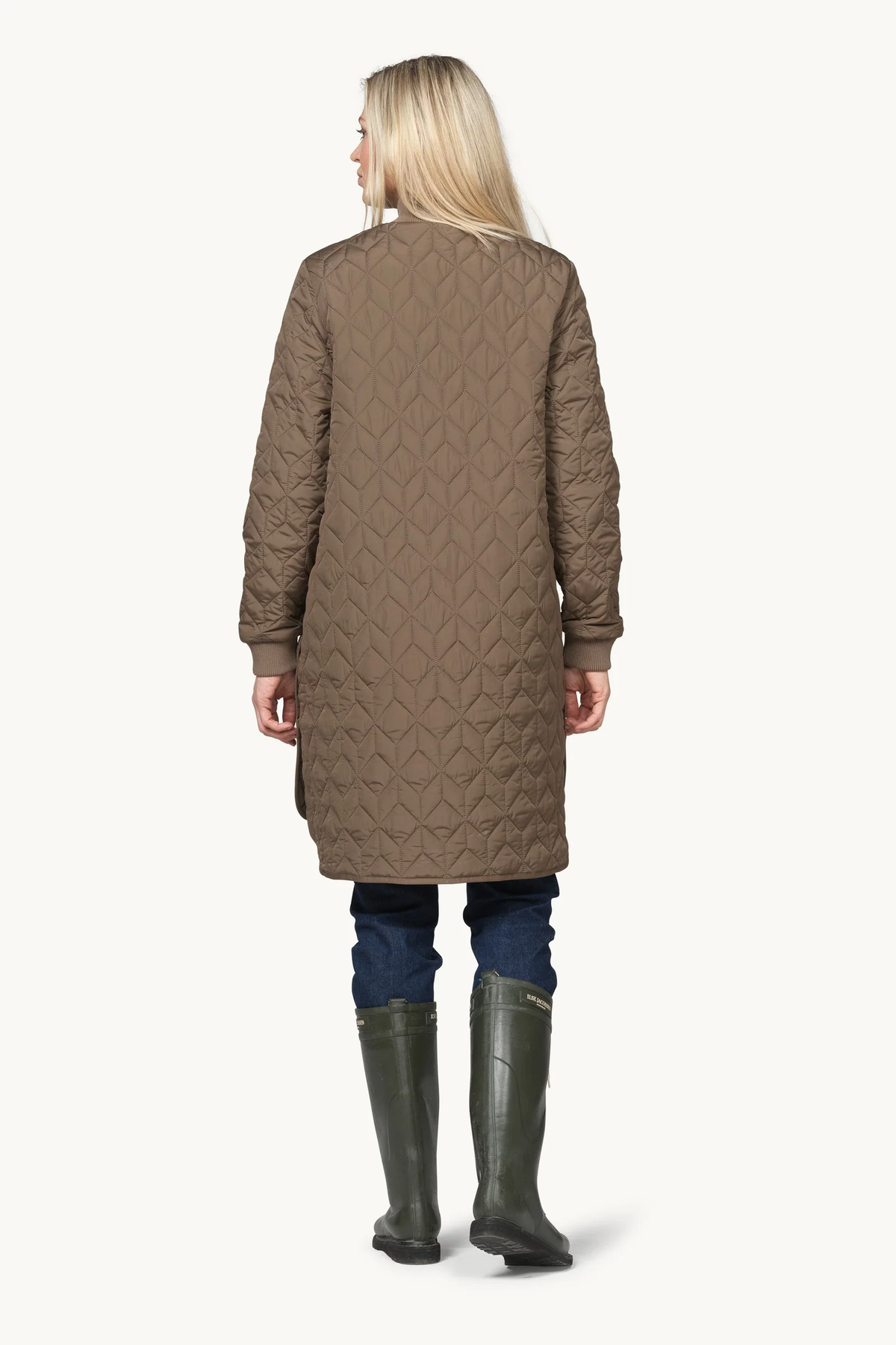Art 06 Quilted Jacket in Mud