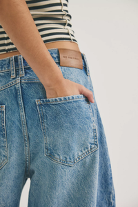 Good luck Mid-Rise Barrel Jeans | Ultra Light Beam