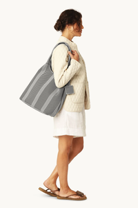 Knitted Bag in Milk Creme/Black