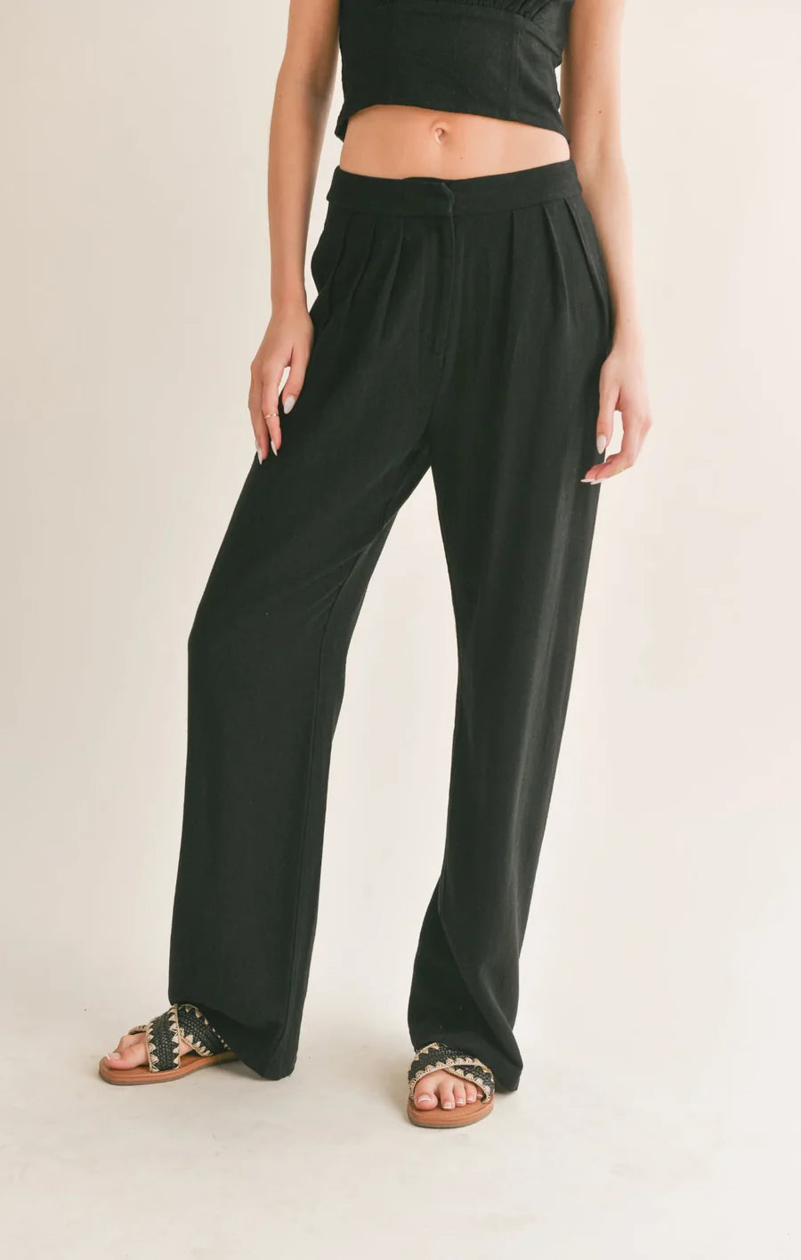 The Ease Linen Blend Pleated Trouser