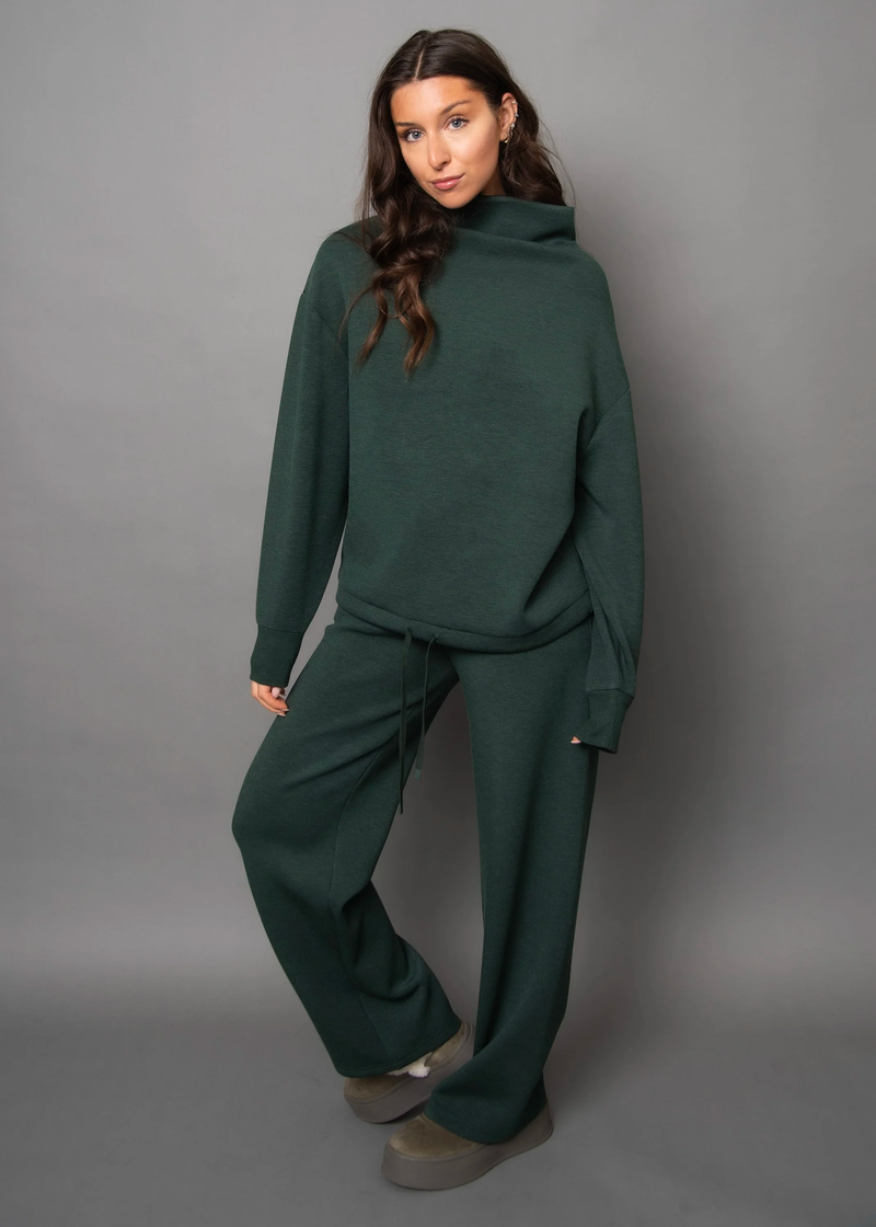 Victoria Luxe Soft Knit Pant in Pine