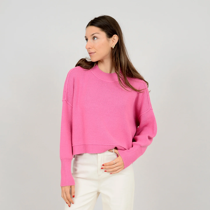 The Sumire Long Sleeve Crew Neck Pull-Over In Rose