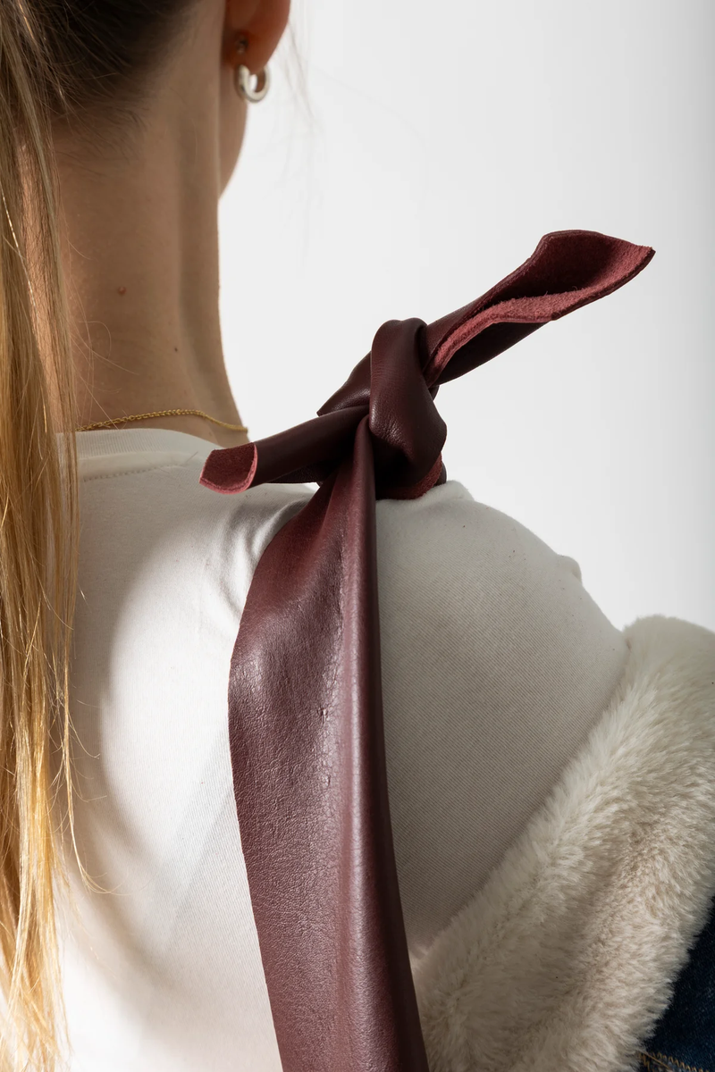 Knot Leather Shoulder Bag in Auggie Maroon