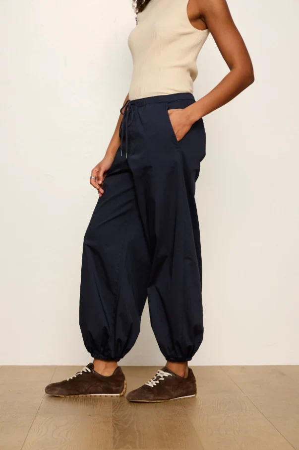 Float On Balloon Pant in Navy