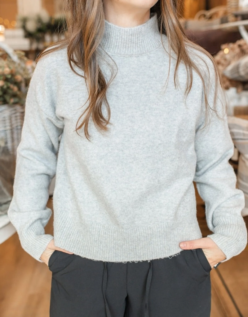 Daffodil Mock Neck Pull-Over | Misty Grey
